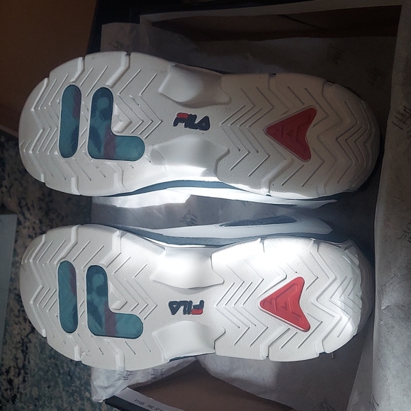 Grant hills  25th anniversary - Picture 2 of 3